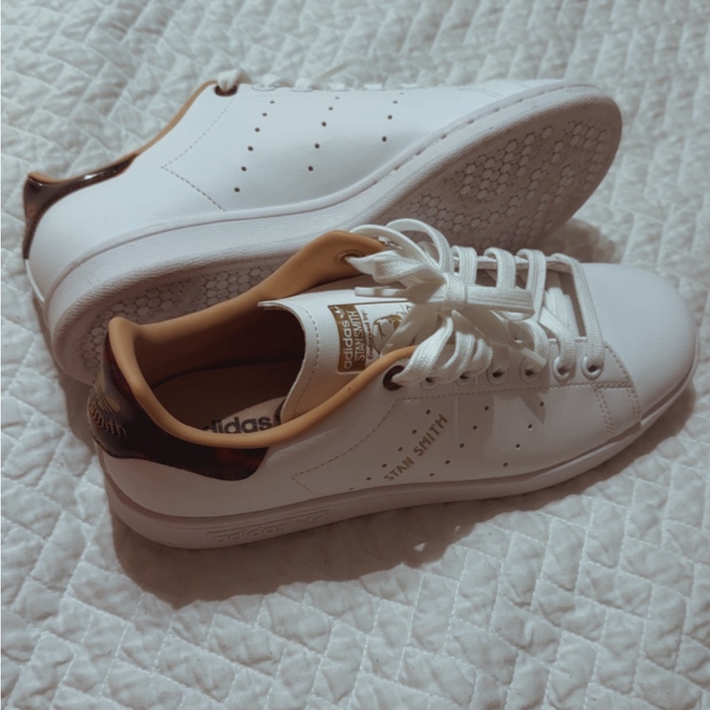 Adidas Stan Smith.